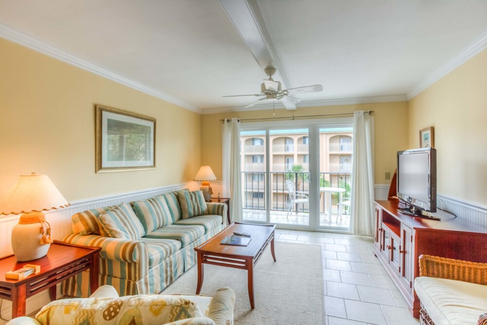Condo, 1 Bedroom, Resort View - Living Area