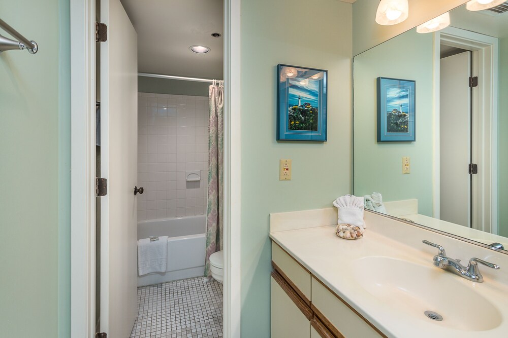 Condo, 3 Bedrooms - Bathroom