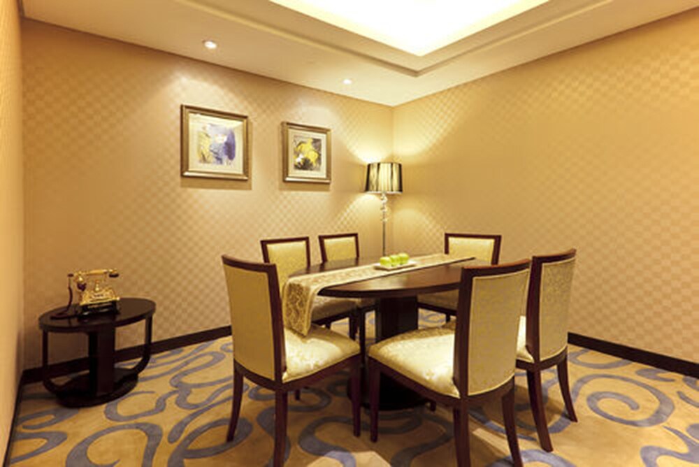 Room Service - Dining