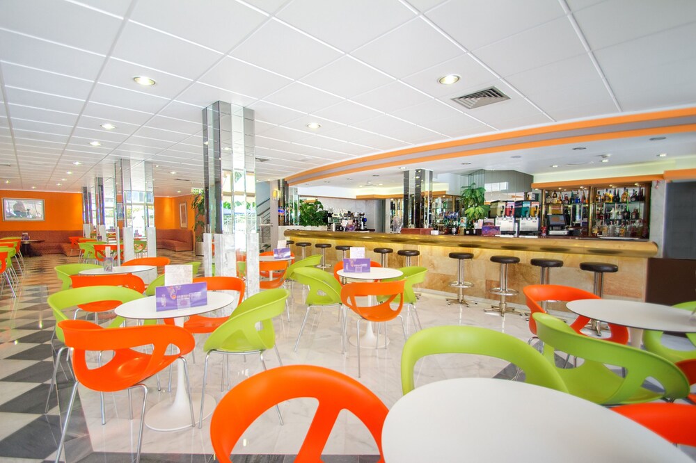 Hotel Bar