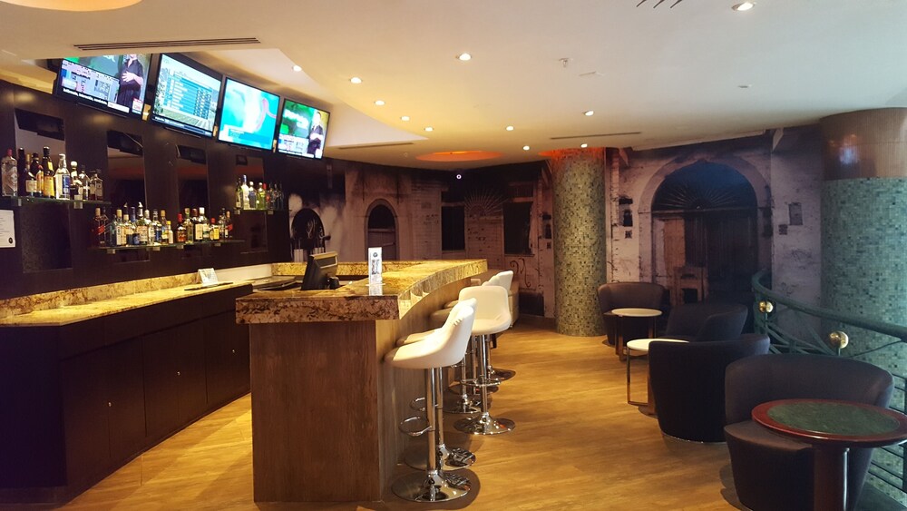 Hotel Bar