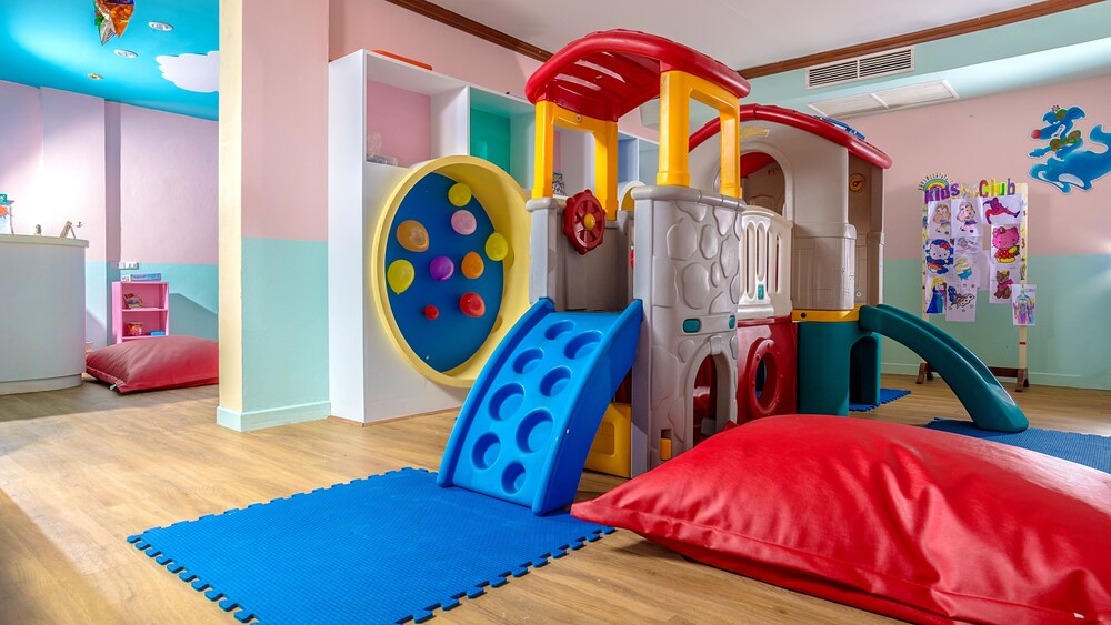 Area giochi per bambini (al coperto)
