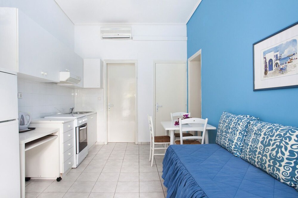 Apartment, 2 Bedrooms - Living Area