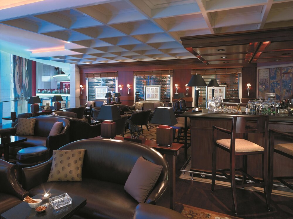Hotel Lounge