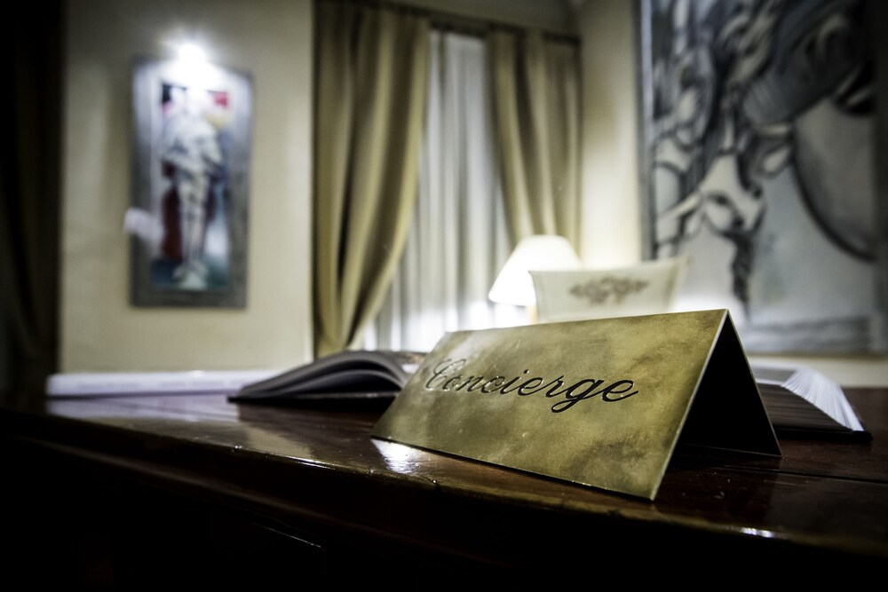 Concierge Desk