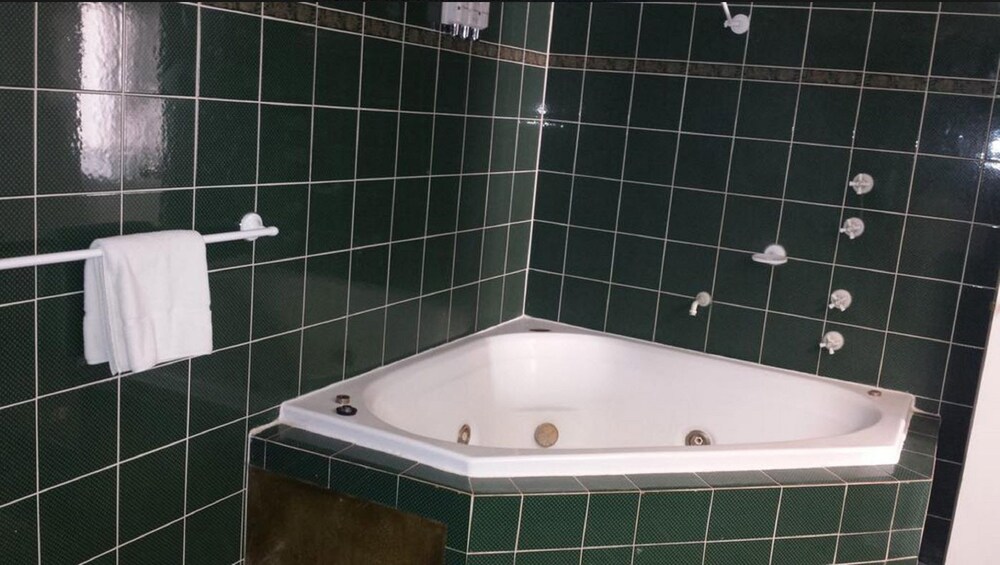 Jetted Tub