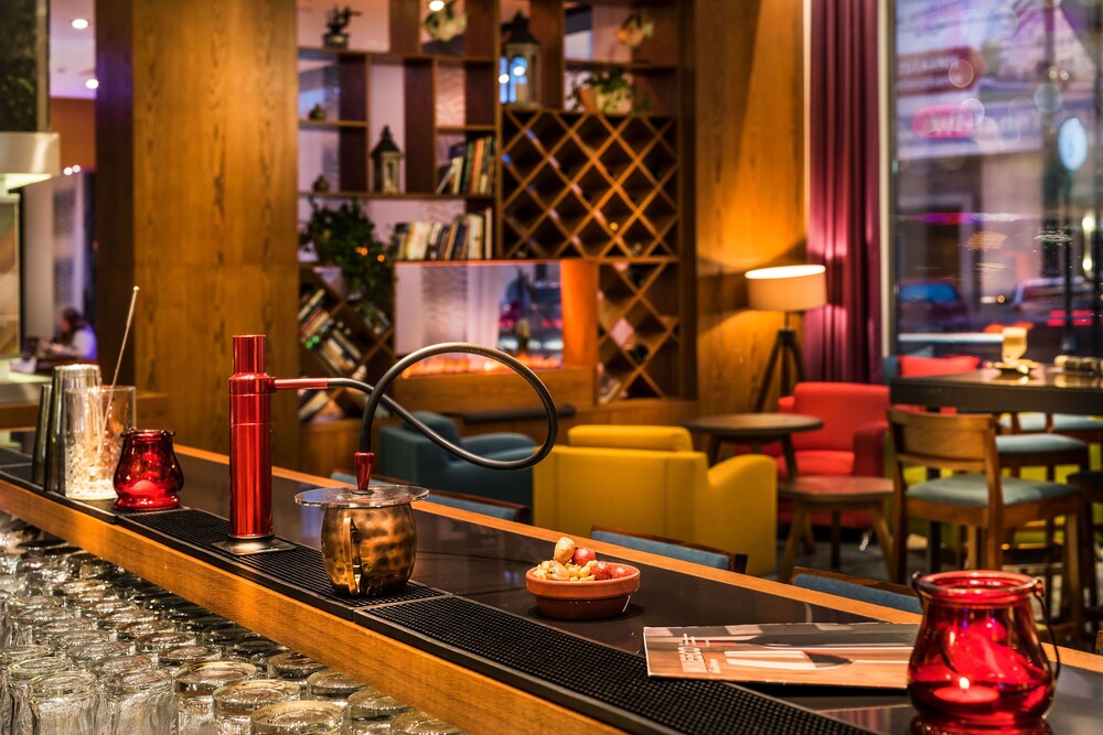 Hotel Bar