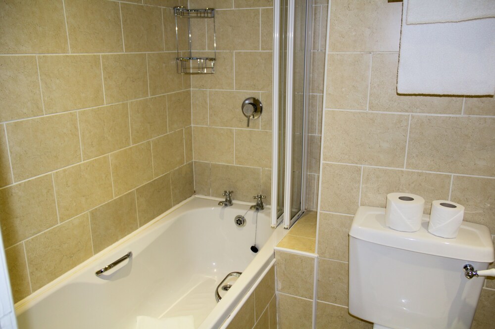 Family Room, Multiple Beds - Bathroom