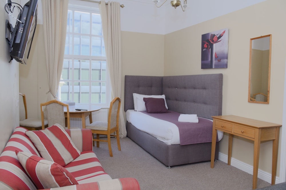 Triple Room, 3 Single Beds (Apartment) - Guestroom