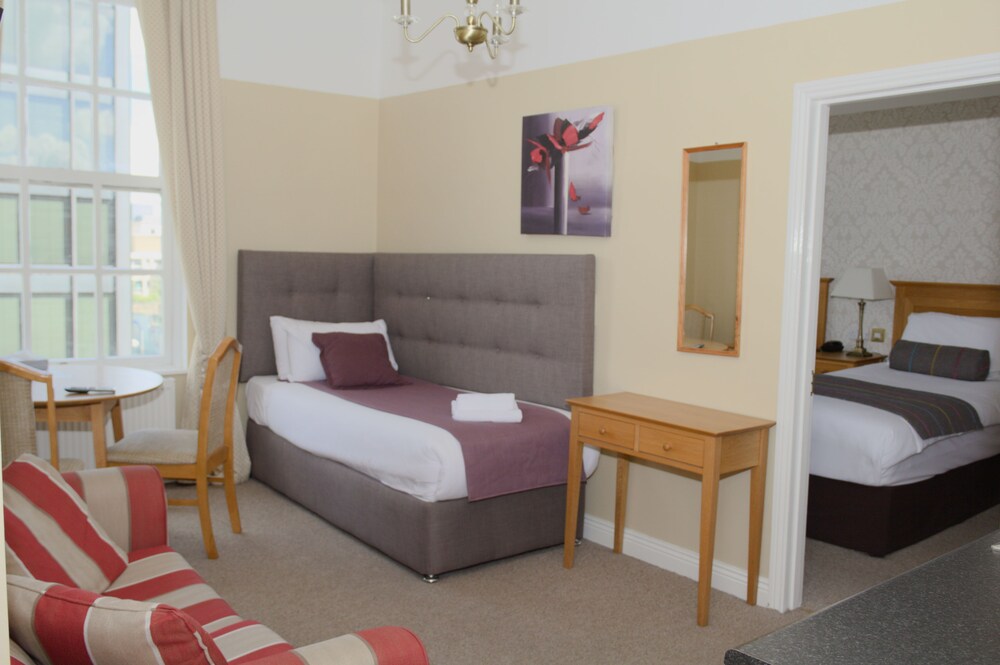 Triple Room, 3 Single Beds (Apartment) - Guestroom