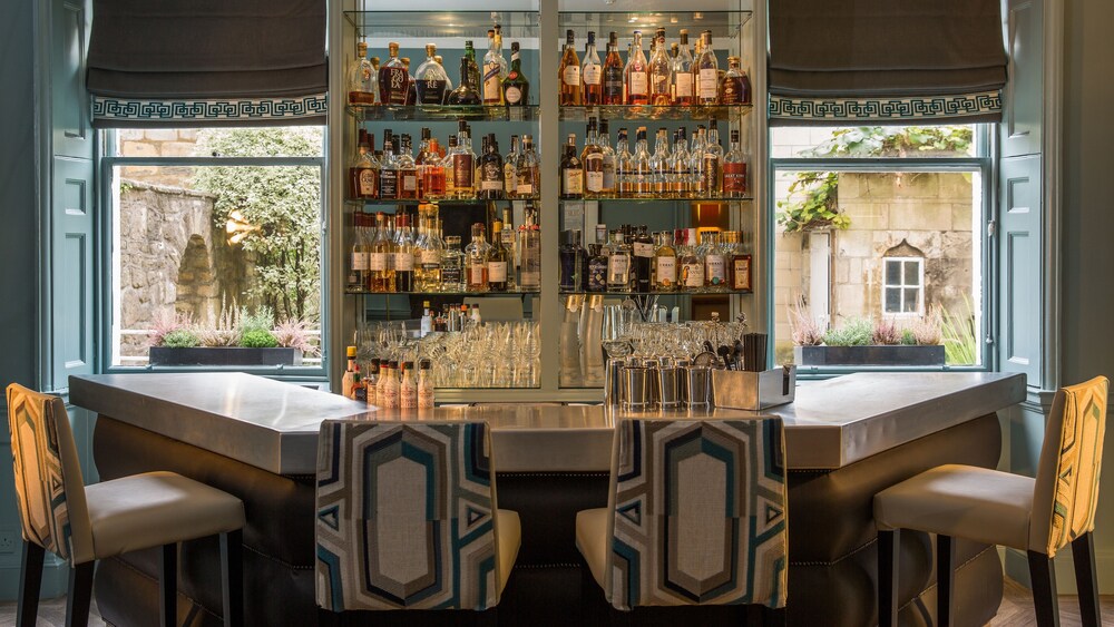 Hotel Bar