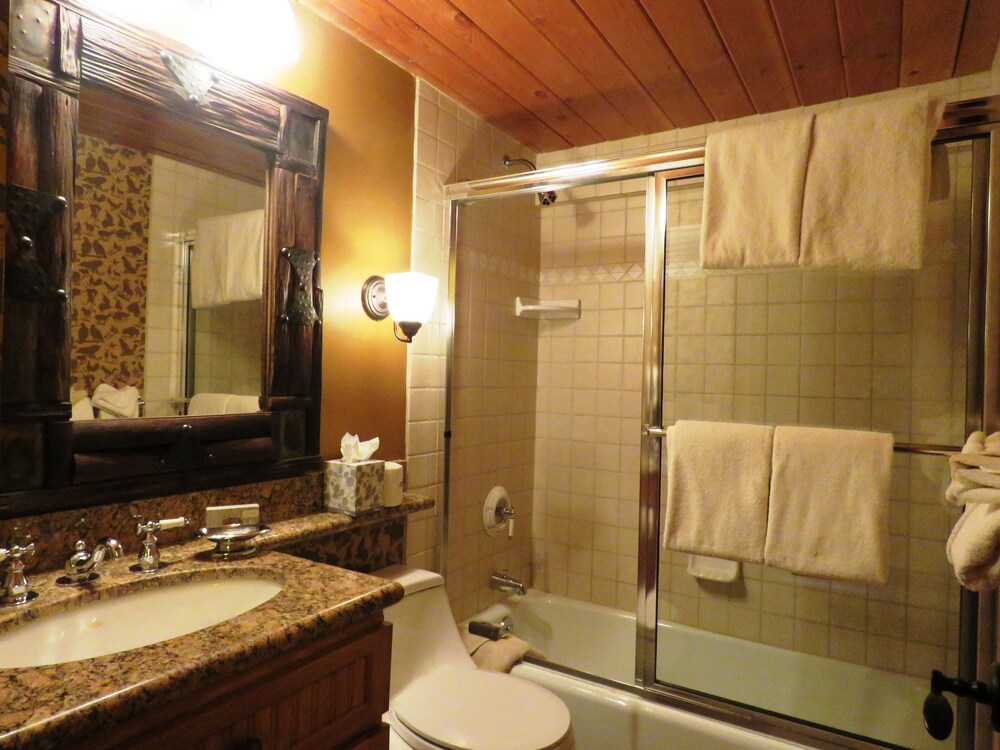 Loft (Two Bedroom Loft Three Bath Condo) - Bathroom
