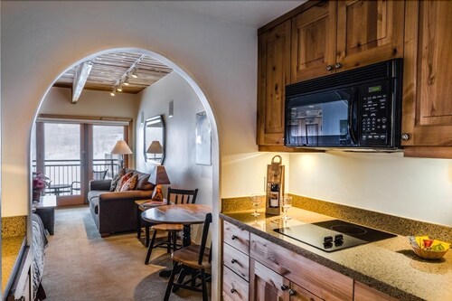 Studio Loft - In-Room Kitchen