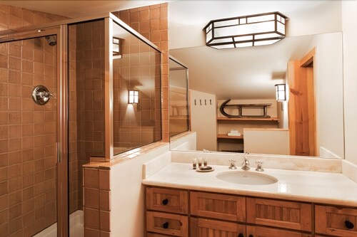 Loft (Two Bedroom Loft Three Bath Condo) - Bathroom