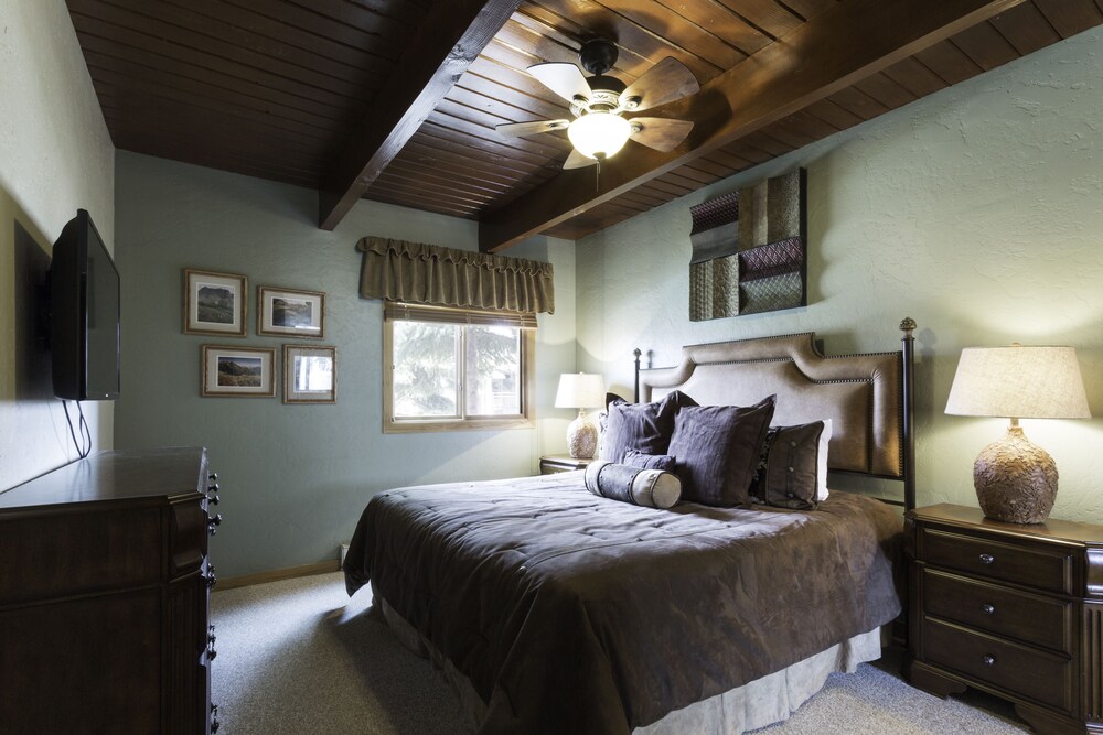 Deluxe Room, 1 Bedroom, Kitchen - Guestroom