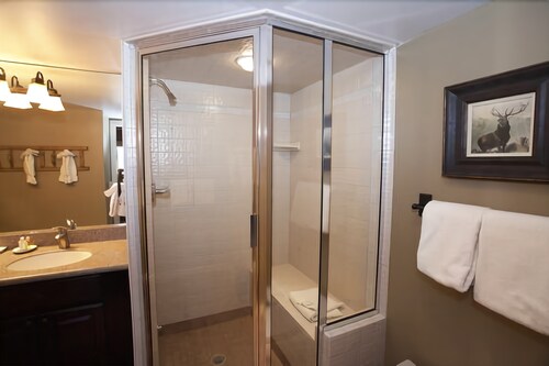 Loft (Two Bedroom Loft Three Bath Condo) - Bathroom
