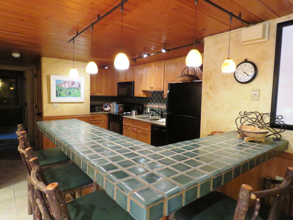 Loft (Two Bedroom Loft Three Bath Condo) - In-Room Kitchen