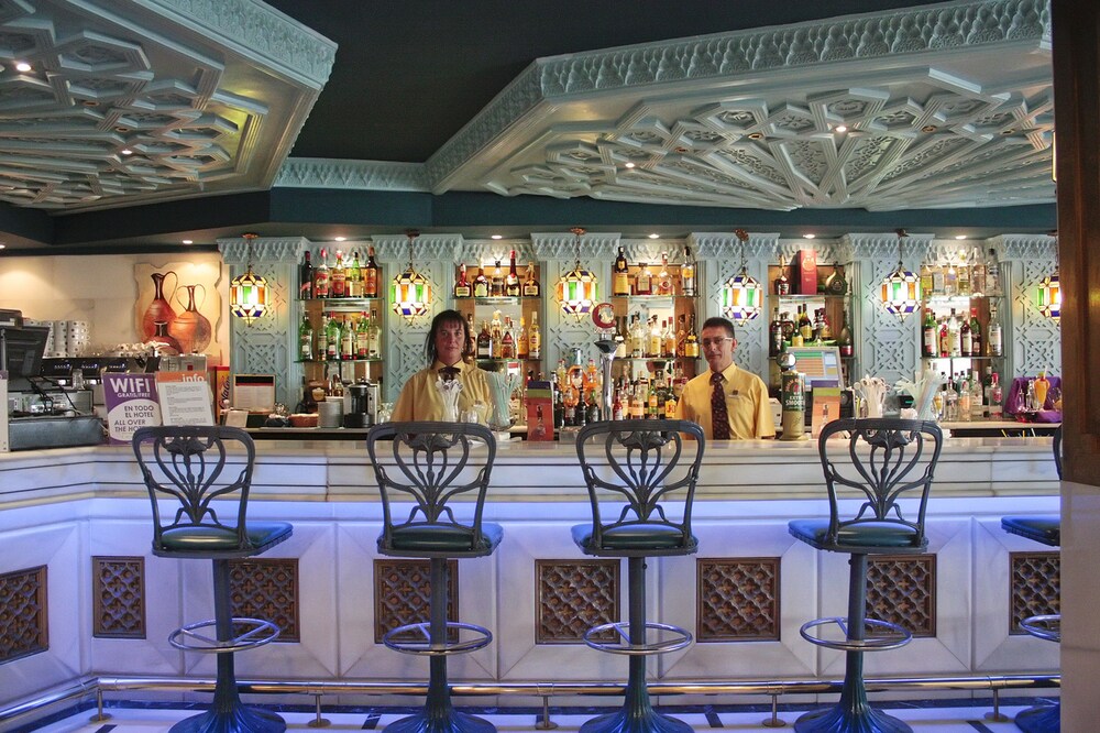 Hotel Bar