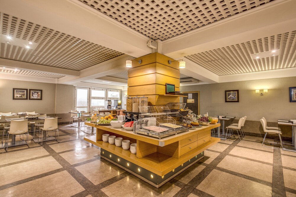 Food Court