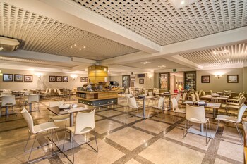 Food Court
