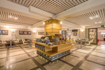 Food Court
