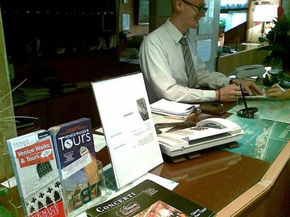 Concierge Desk