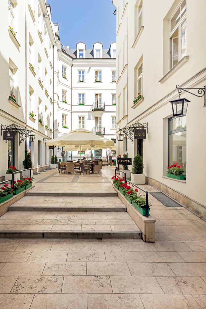 Courtyard View