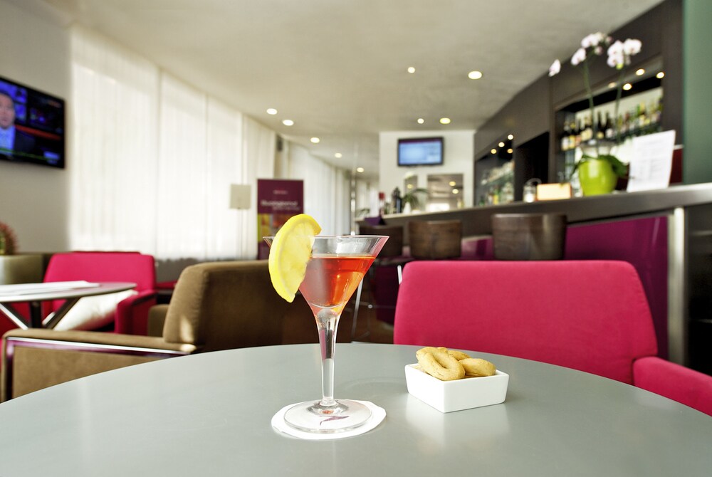 Hotel Bar