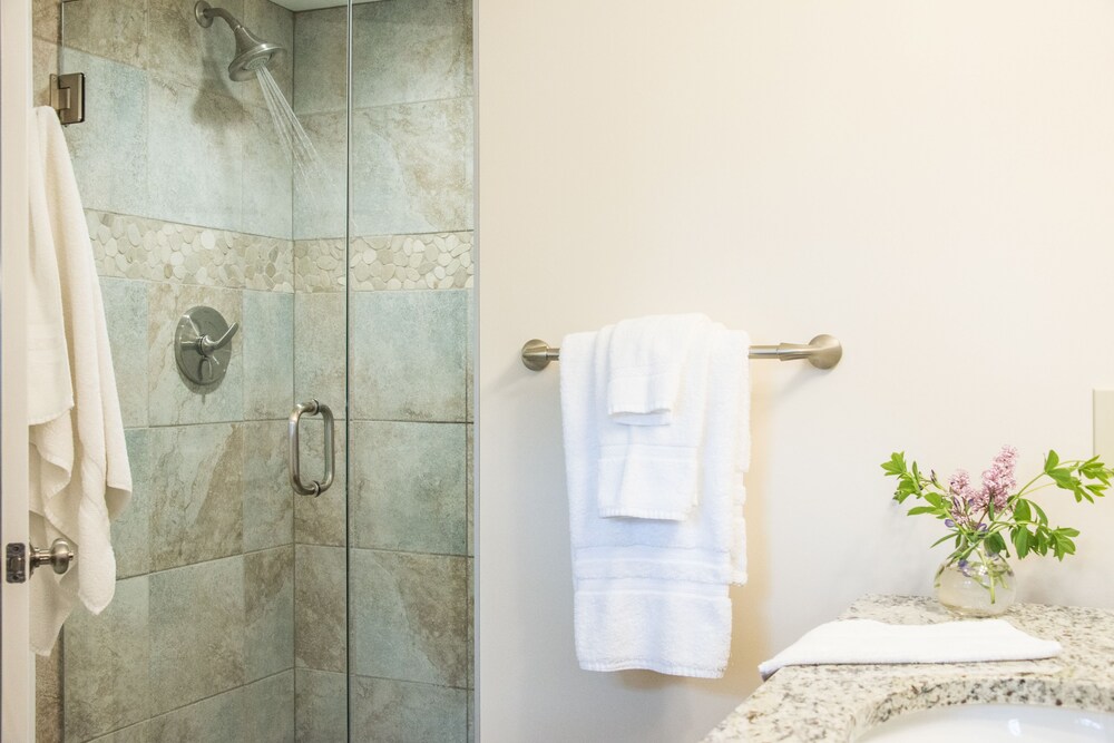 Cuarto de baño: Habitación superior, 1 cama de matrimonio grande