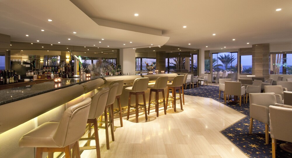 Hotel Lounge