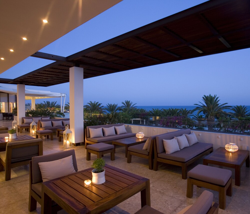 Hotel Lounge