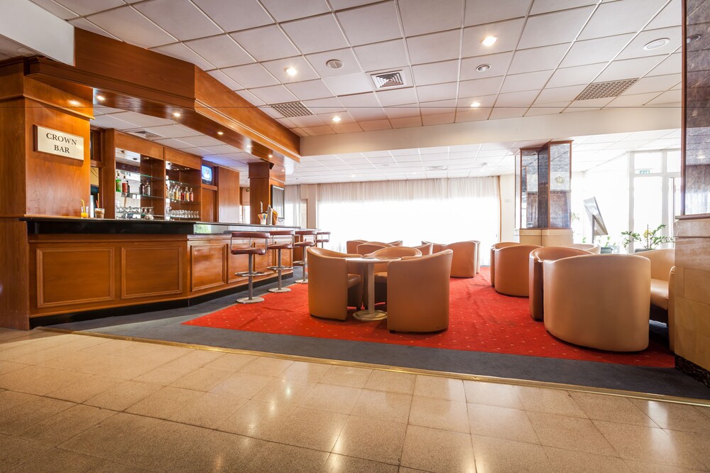 Hotel Bar