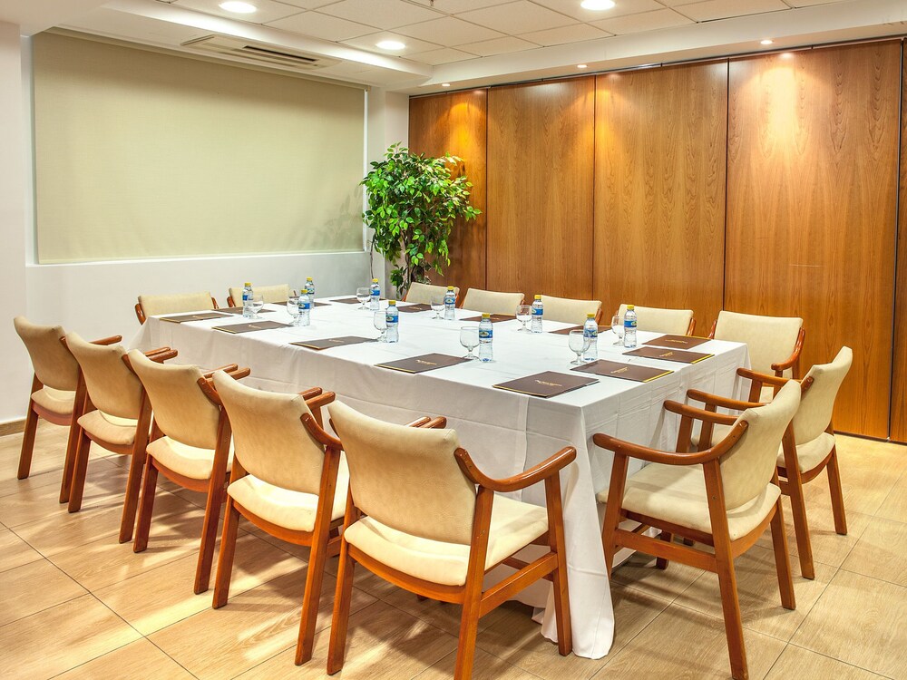 Executive Lounge
