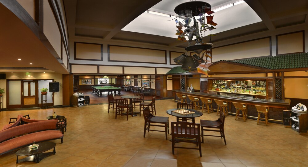 Hotel Bar