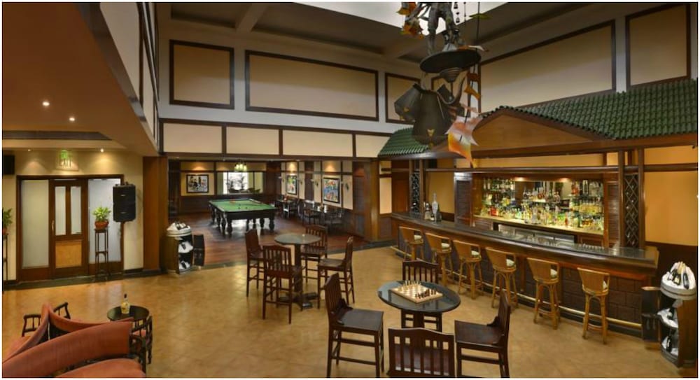 Hotel Bar