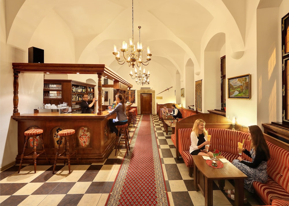 Hotel Bar