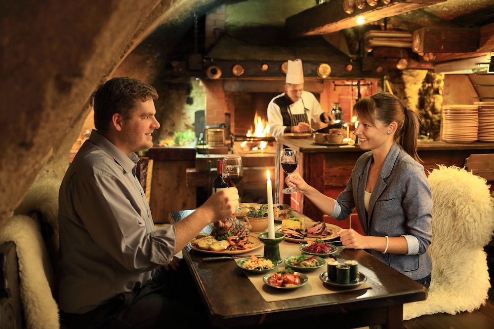 Couples Dining