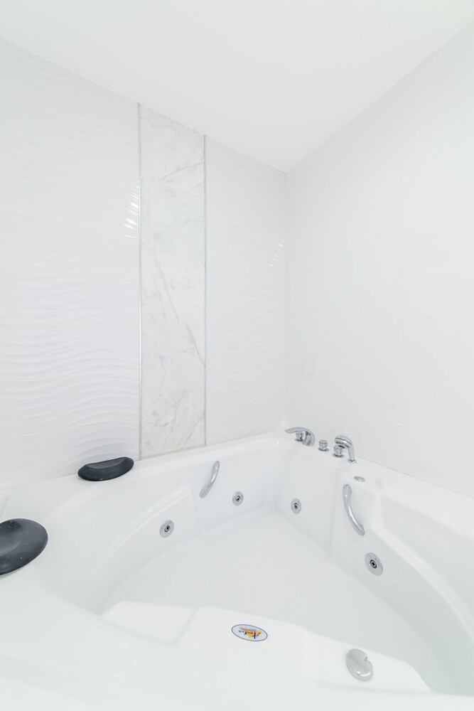 Jetted Tub