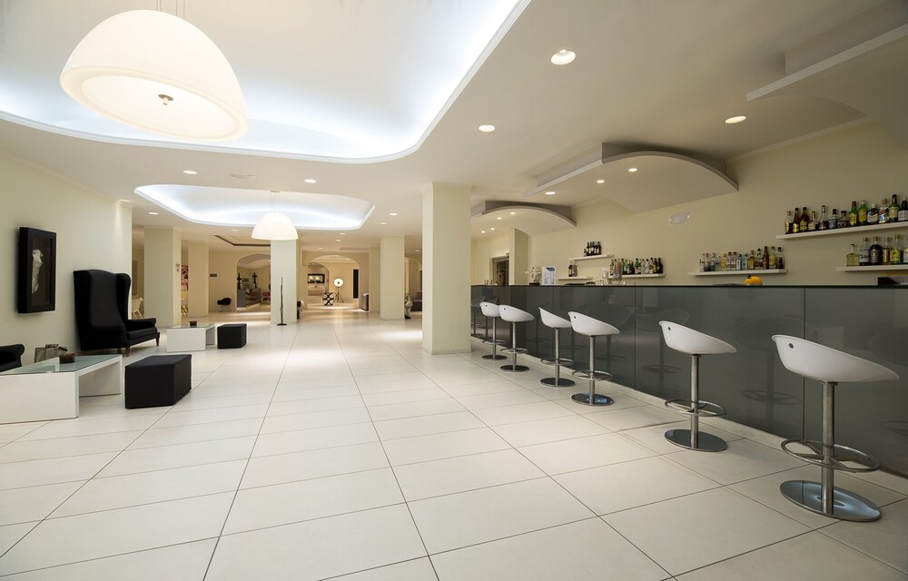 Hotel Lounge