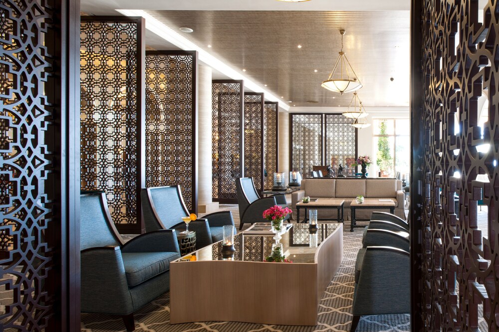 Hotel Lounge