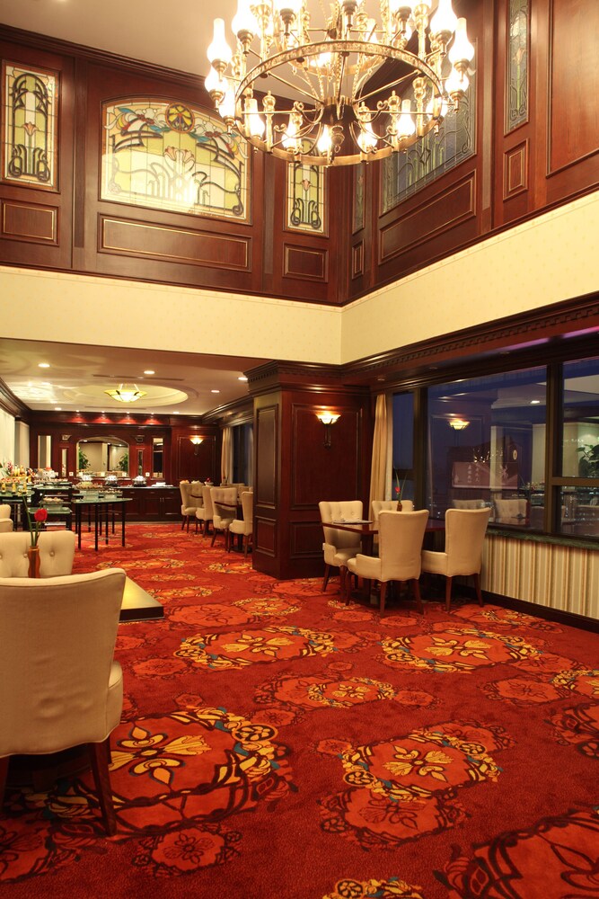 Executive Lounge