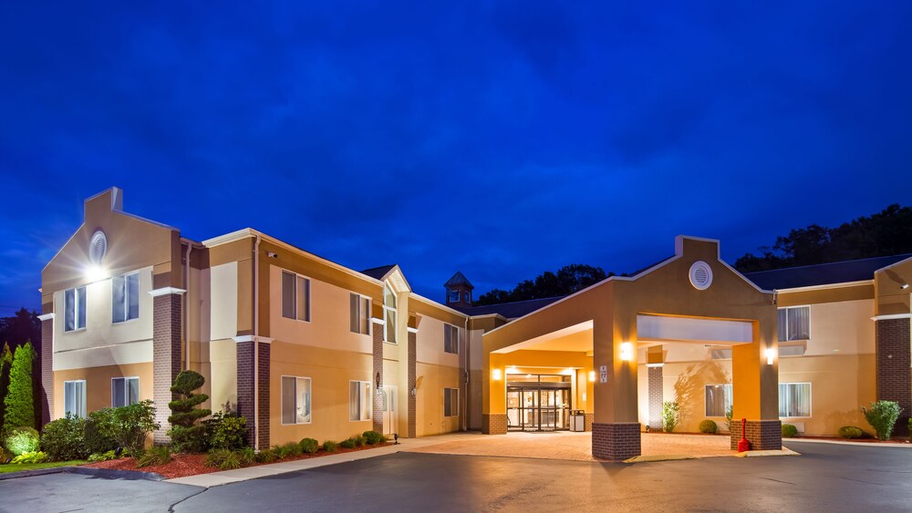 Hotel Front - Evening/Night