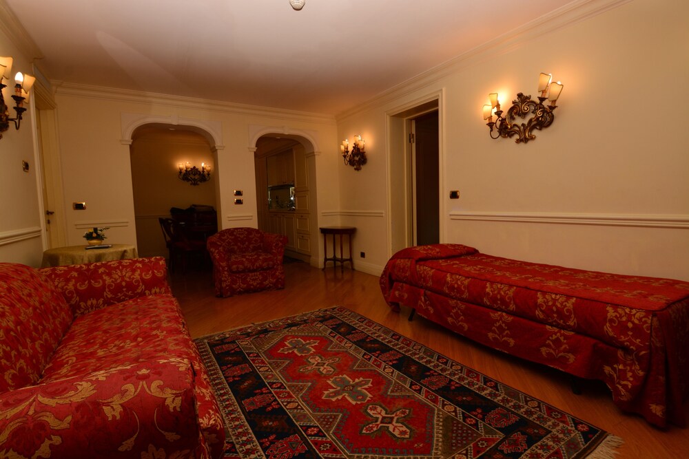 Junior Suite - Guestroom