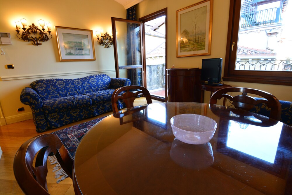 Executive Suite - Guestroom