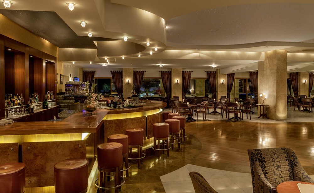 Hotel Lounge
