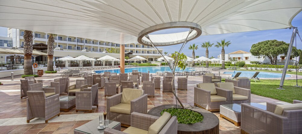 Poolside Bar