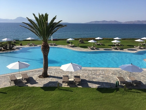 Neptune Hotels Resort, Convention Centre & Spa