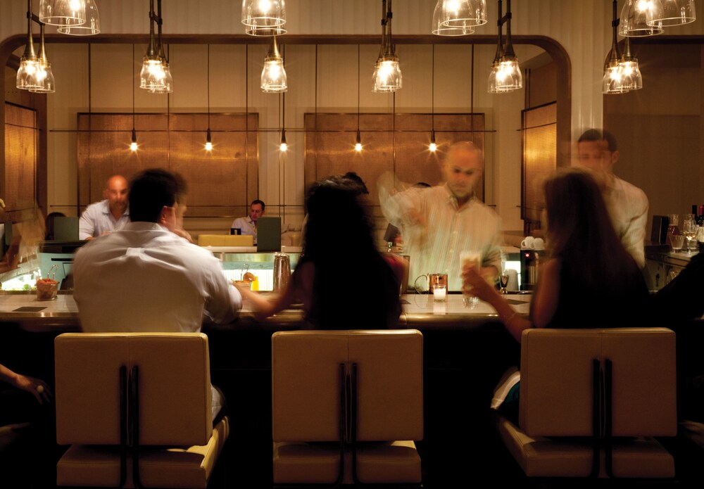 Hotel Bar