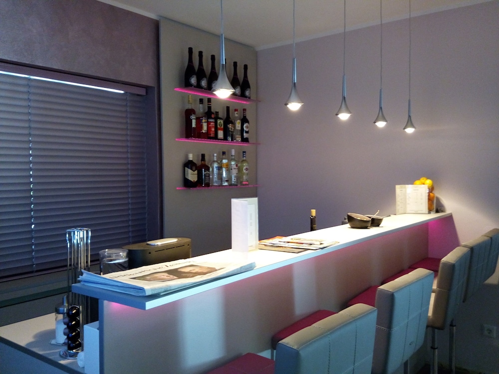Hotel Bar