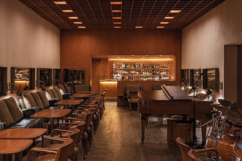 Hotel Bar